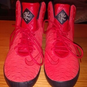 Nike Lebron 11 NSW Lifestyle University Red Suede Mens Sz 11 Sneakers 616766 600